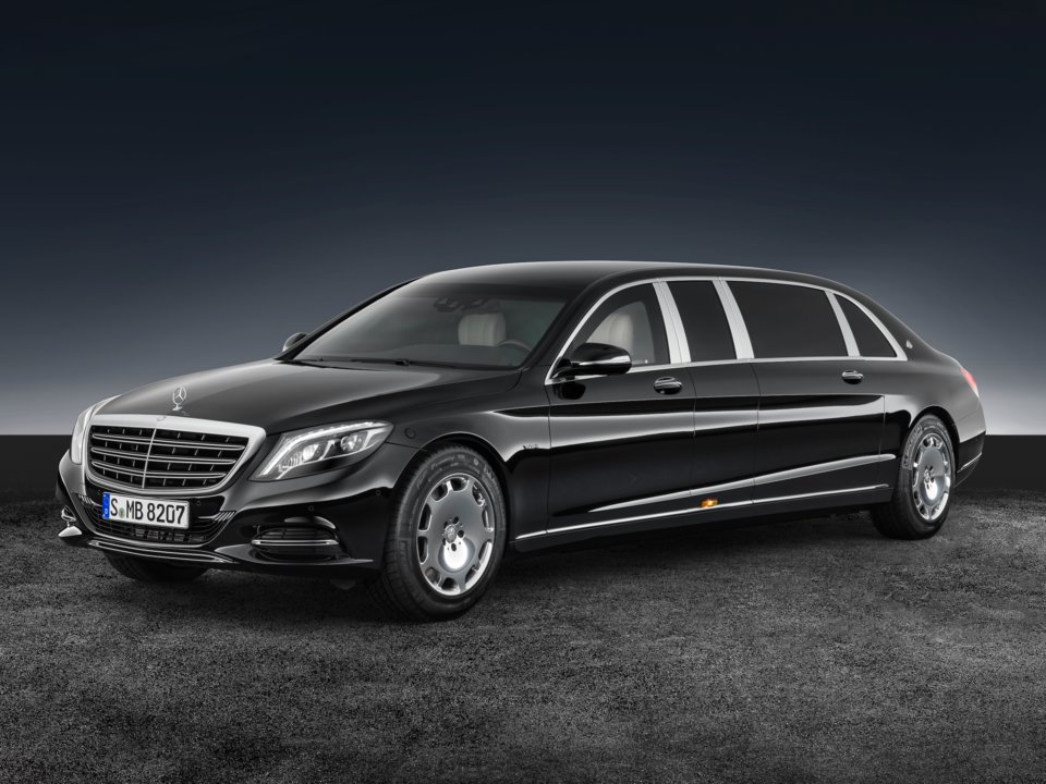 A Mercedes-Benz Pullman S600 Daimler