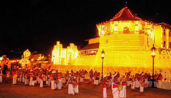 Kandy Esala Perahera